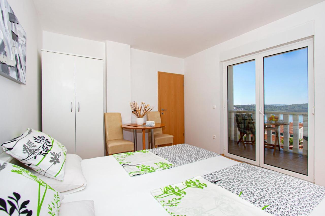 Villa Bianca Трогир Екстериор снимка