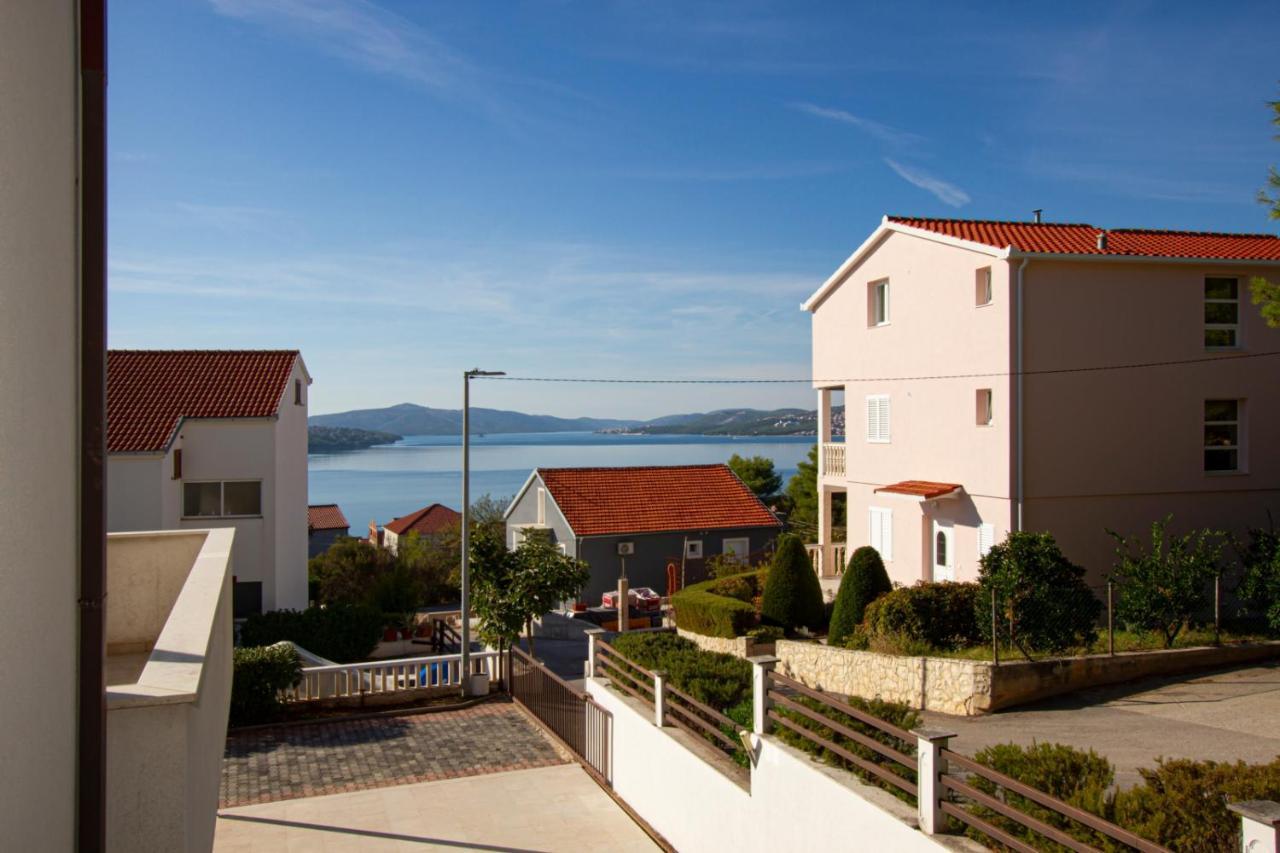 Villa Bianca Трогир Екстериор снимка