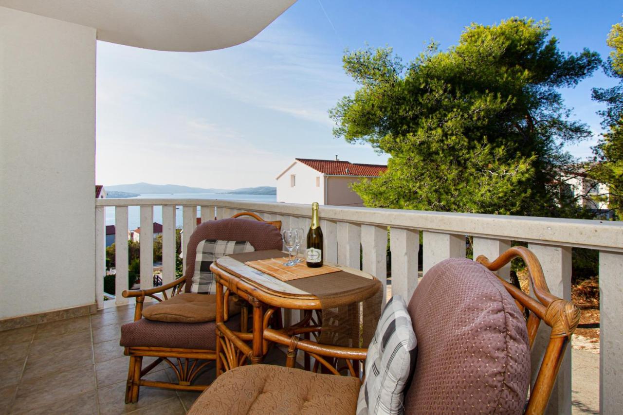 Villa Bianca Трогир Екстериор снимка