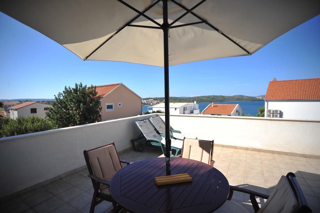Villa Bianca Трогир Екстериор снимка