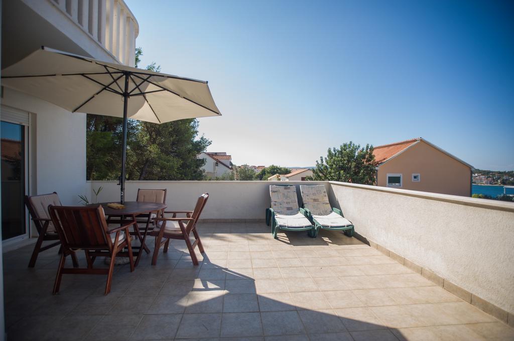 Villa Bianca Трогир Екстериор снимка